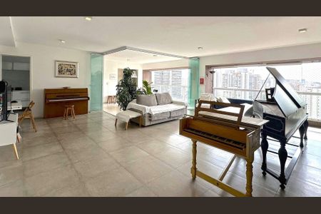 Apartamento à venda com 3 quartos, 161m² em Vila Romana, São Paulo