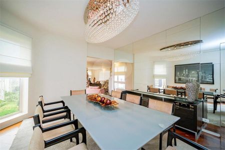 Apartamento à venda com 4 quartos, 332m² em Vila Suzana, São Paulo