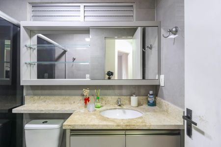 Apartamento à venda com 60m², 3 quartos e 1 vagaBanheiro