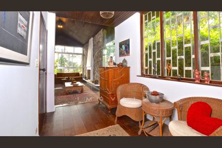 Casa à venda com 3 quartos, 200m² em Alto de Pinheiros, São Paulo