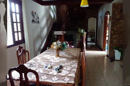 Casa à venda com 4 quartos, 171m² em Piratininga, Niterói