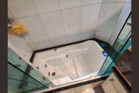 Casa à venda com 438m², 6 quartos e 6 vagasBanheiro Corredor