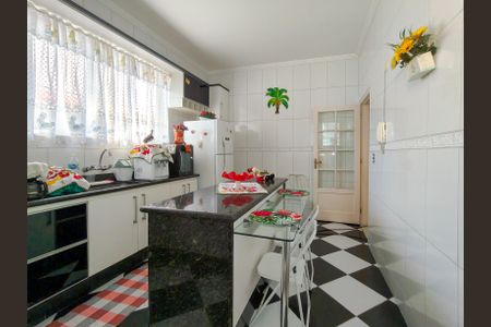 Casa à venda com 438m², 6 quartos e 6 vagasCozinha