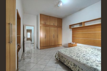 Casa à venda com 438m², 6 quartos e 6 vagasSuíte 2