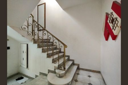 Casa à venda com 438m², 6 quartos e 6 vagasHall social