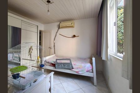 Casa à venda com 438m², 6 quartos e 6 vagasQuarto 2