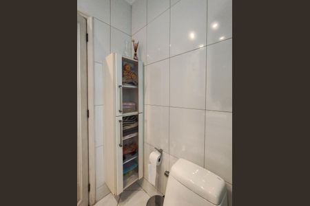 Casa à venda com 438m², 6 quartos e 6 vagasBanheiro Corredor