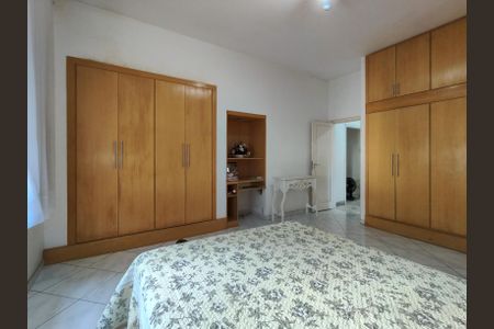 Casa à venda com 438m², 6 quartos e 6 vagasSuíte 2