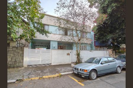 Casa à venda com 438m², 6 quartos e 6 vagasFachada