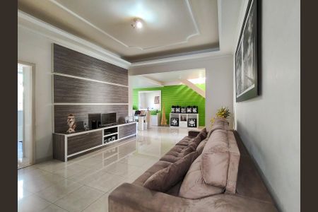 Casa à venda com 438m², 6 quartos e 6 vagasSala