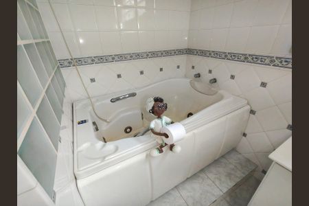 Casa à venda com 438m², 6 quartos e 6 vagasBanheiro Corredor