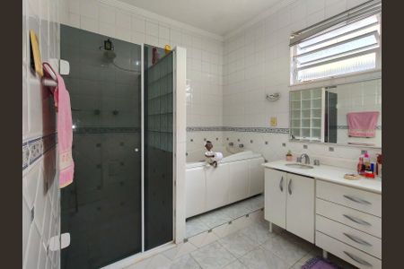 Casa à venda com 438m², 6 quartos e 6 vagasBanheiro Corredor