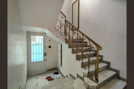 Casa à venda com 438m², 6 quartos e 6 vagasHall social