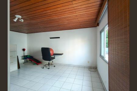 Casa à venda com 438m², 6 quartos e 6 vagasQuarto 4