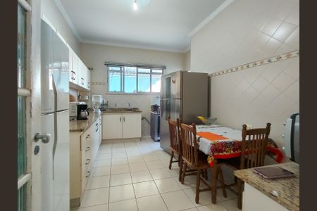 Casa à venda com 438m², 6 quartos e 6 vagasCozinha