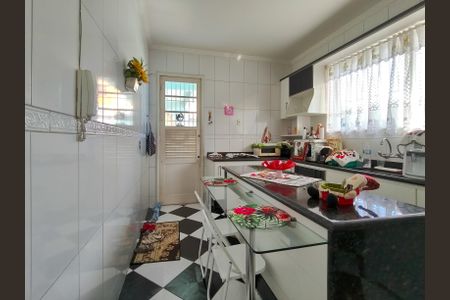 Casa à venda com 438m², 6 quartos e 6 vagasCozinha