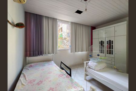 Casa à venda com 438m², 6 quartos e 6 vagasQuarto 2