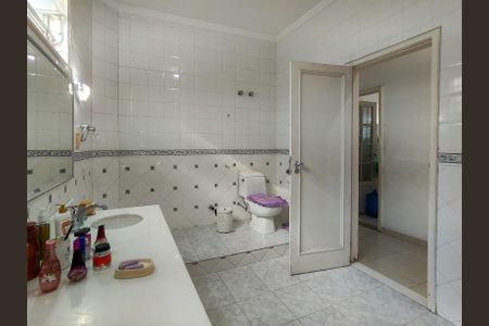 Casa à venda com 438m², 6 quartos e 6 vagasBanheiro Corredor