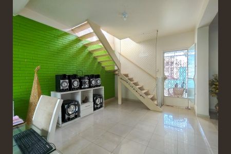 Casa à venda com 438m², 6 quartos e 6 vagasSala