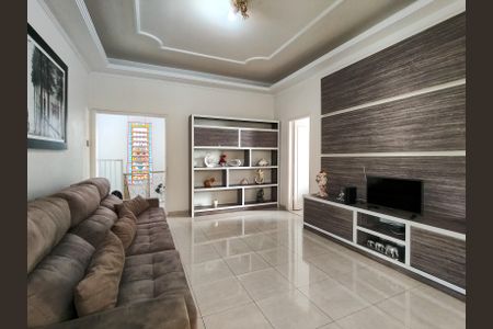 Casa à venda com 438m², 6 quartos e 6 vagasSala