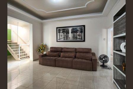 Casa à venda com 438m², 6 quartos e 6 vagasSala