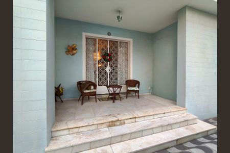 Casa à venda com 438m², 6 quartos e 6 vagasFachada