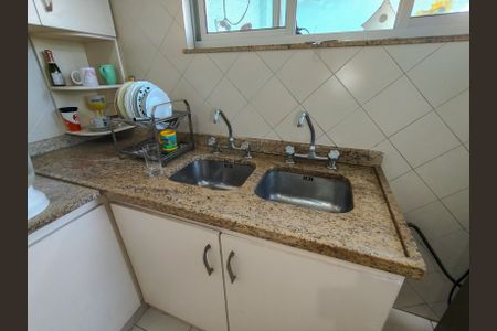 Casa à venda com 438m², 6 quartos e 6 vagasCozinha