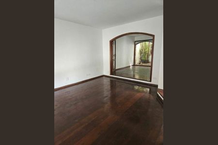 Casa à venda com 4 quartos, 230m² em Brooklin, São Paulo