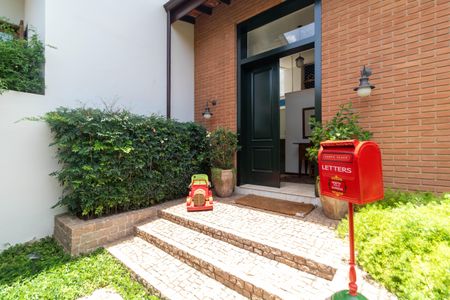 Casa de condomínio à venda com 347m², 4 quartos e 4 vagasEntrada