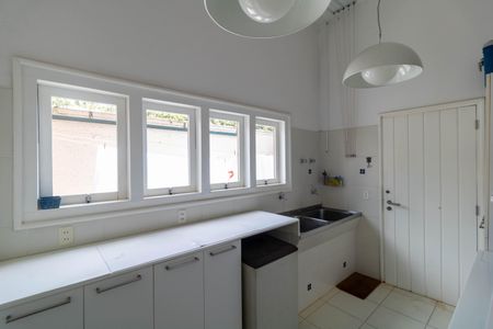 Casa de condomínio à venda com 347m², 4 quartos e 4 vagasÁrea de Serviço