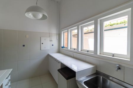 Casa de condomínio à venda com 347m², 4 quartos e 4 vagasÁrea de Serviço