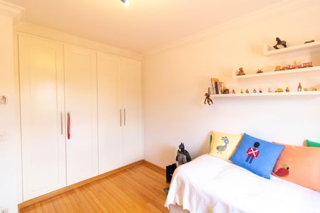 Casa de condomínio à venda com 347m², 4 quartos e 4 vagasQuarto 02