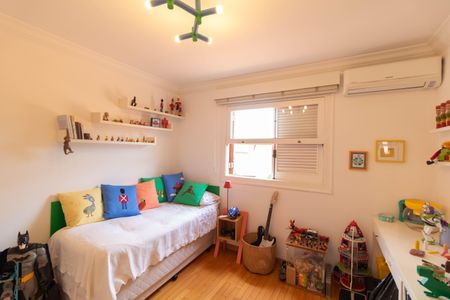 Casa de condomínio à venda com 347m², 4 quartos e 4 vagasQuarto 02