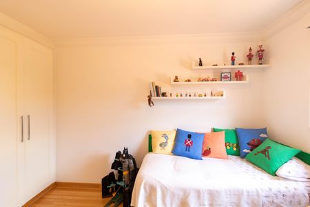 Casa de condomínio à venda com 347m², 4 quartos e 4 vagasQuarto 02