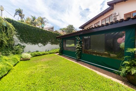 Casa de condomínio à venda com 347m², 4 quartos e 4 vagasQuintal