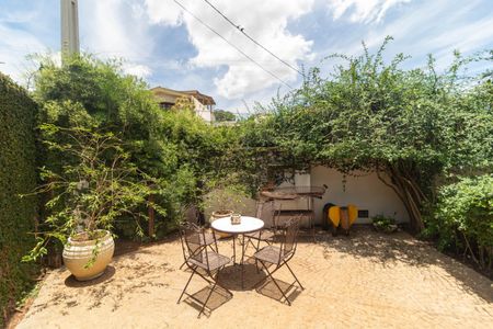 Casa de condomínio à venda com 347m², 4 quartos e 4 vagasQuintal