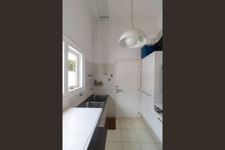 Casa de condomínio à venda com 347m², 4 quartos e 4 vagasÁrea de Serviço