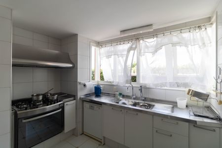 Casa de condomínio à venda com 347m², 4 quartos e 4 vagasCozinha