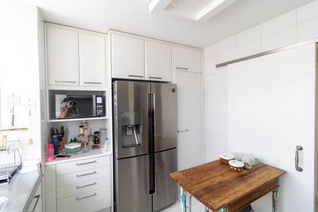 Casa de condomínio à venda com 347m², 4 quartos e 4 vagasCozinha