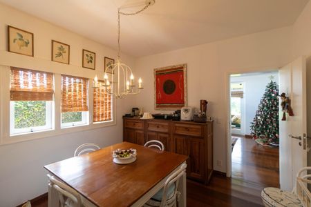 Casa de condomínio à venda com 347m², 4 quartos e 4 vagasCopa