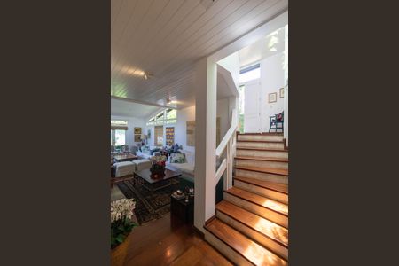 Casa de condomínio à venda com 347m², 4 quartos e 4 vagasSalas