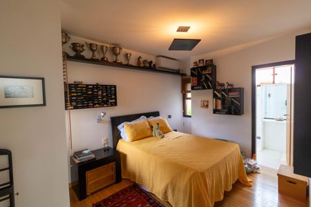 Casa de condomínio à venda com 347m², 4 quartos e 4 vagasSuíte 01