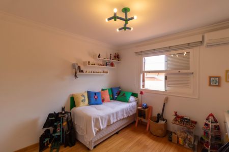 Casa de condomínio à venda com 347m², 4 quartos e 4 vagasQuarto 02