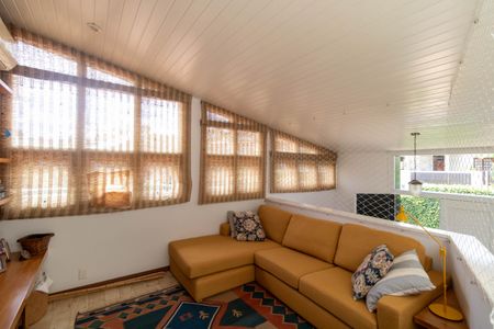 Casa de condomínio à venda com 347m², 4 quartos e 4 vagasSala de TV