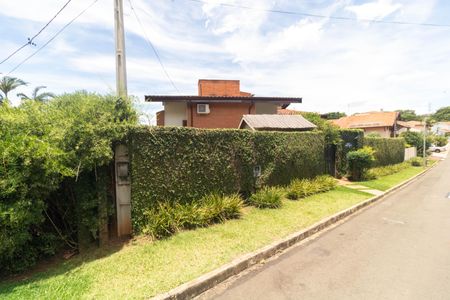 Casa de condomínio à venda com 347m², 4 quartos e 4 vagasFachada