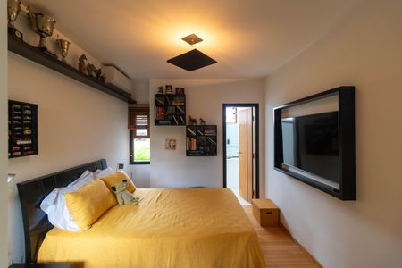 Casa de condomínio à venda com 347m², 4 quartos e 4 vagasSuíte 01