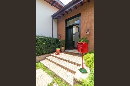 Casa de condomínio à venda com 347m², 4 quartos e 4 vagasEntrada