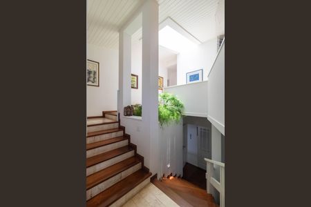 Casa de condomínio à venda com 347m², 4 quartos e 4 vagasHall de entrada