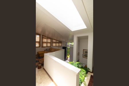 Casa de condomínio à venda com 347m², 4 quartos e 4 vagasCorredor