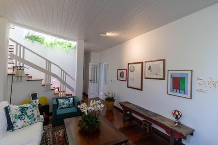 Casa de condomínio à venda com 347m², 4 quartos e 4 vagasSalas